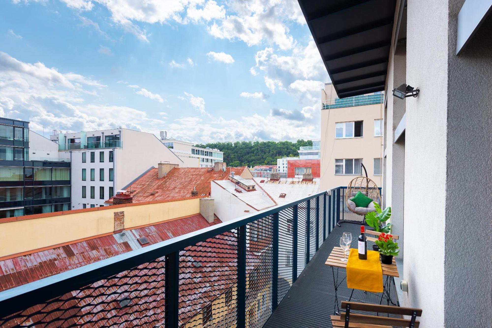 Apartments With Large Balcony, Parking Praha Eksteriør bilde