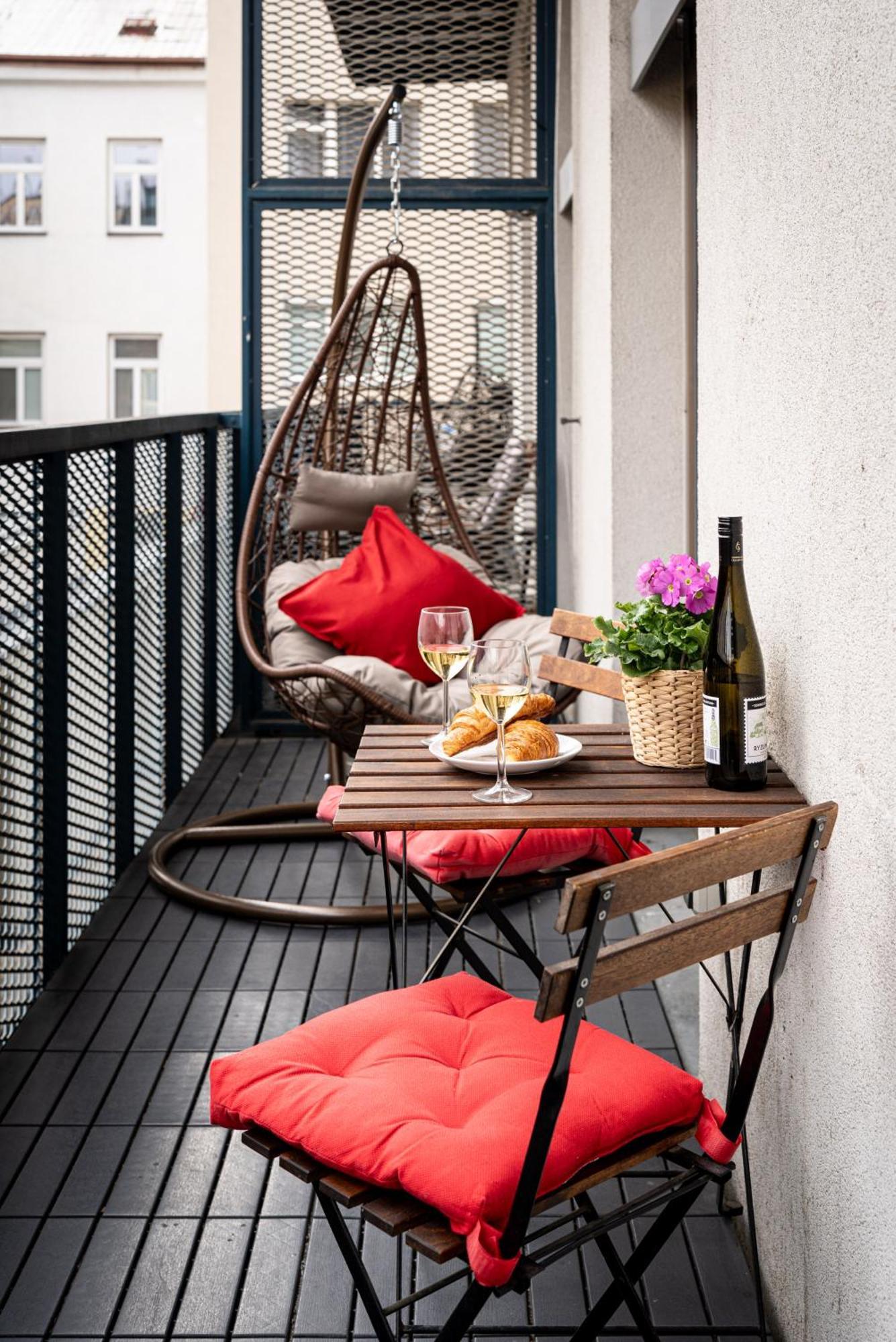Apartments With Large Balcony, Parking Praha Eksteriør bilde