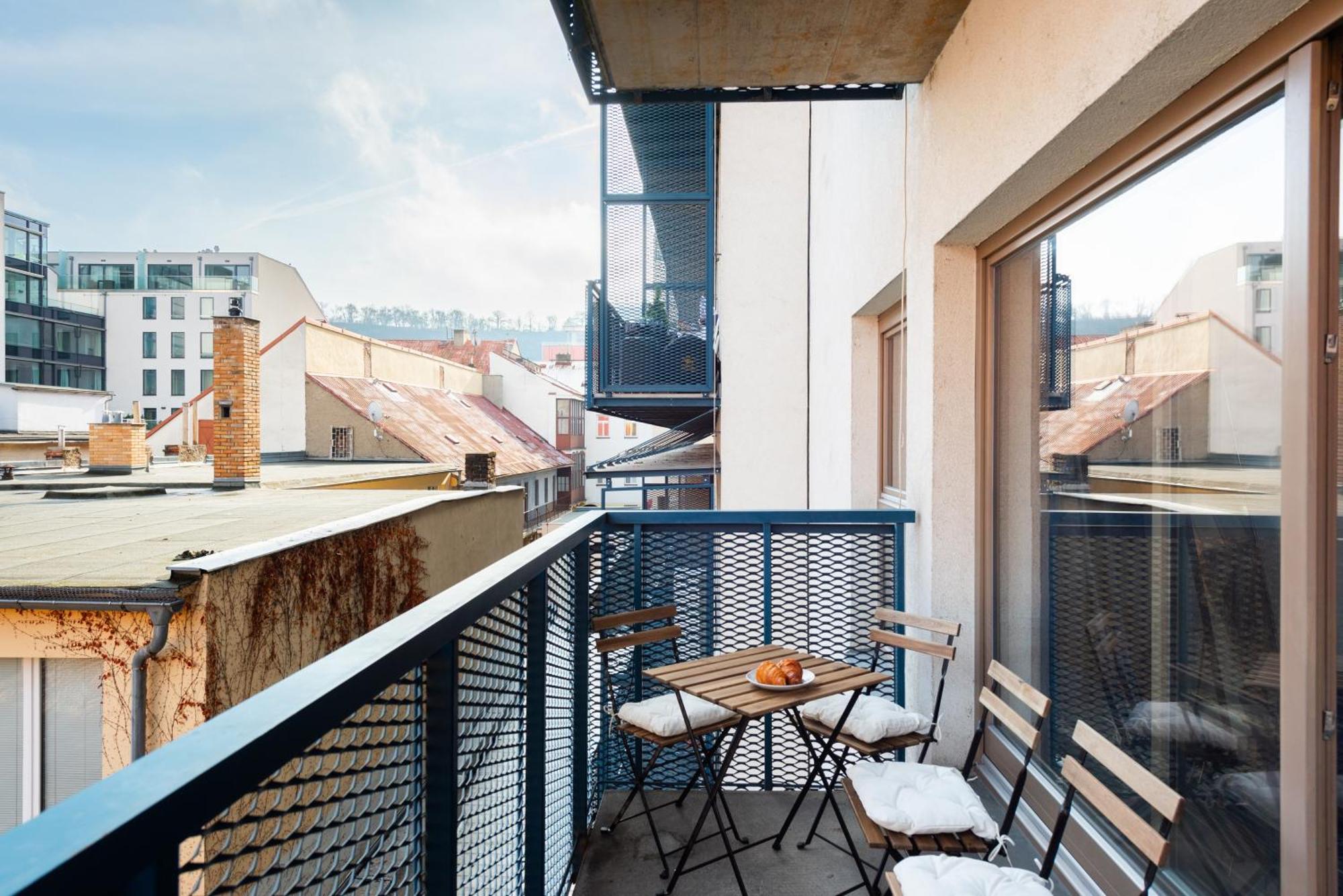 Apartments With Large Balcony, Parking Praha Eksteriør bilde
